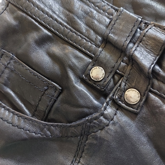 PATRIZIA PEPE FIRENZE VINTAGE ITALIAN LAMBSKIN CROP PANTS - Picture 6 of 16